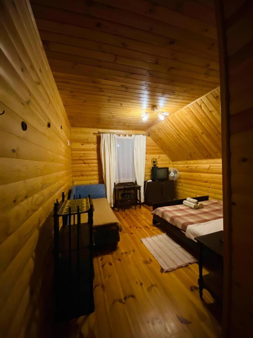 Gasthaus Садиба Орисин Явір Orysyn Yavir Switjas Exterior foto
