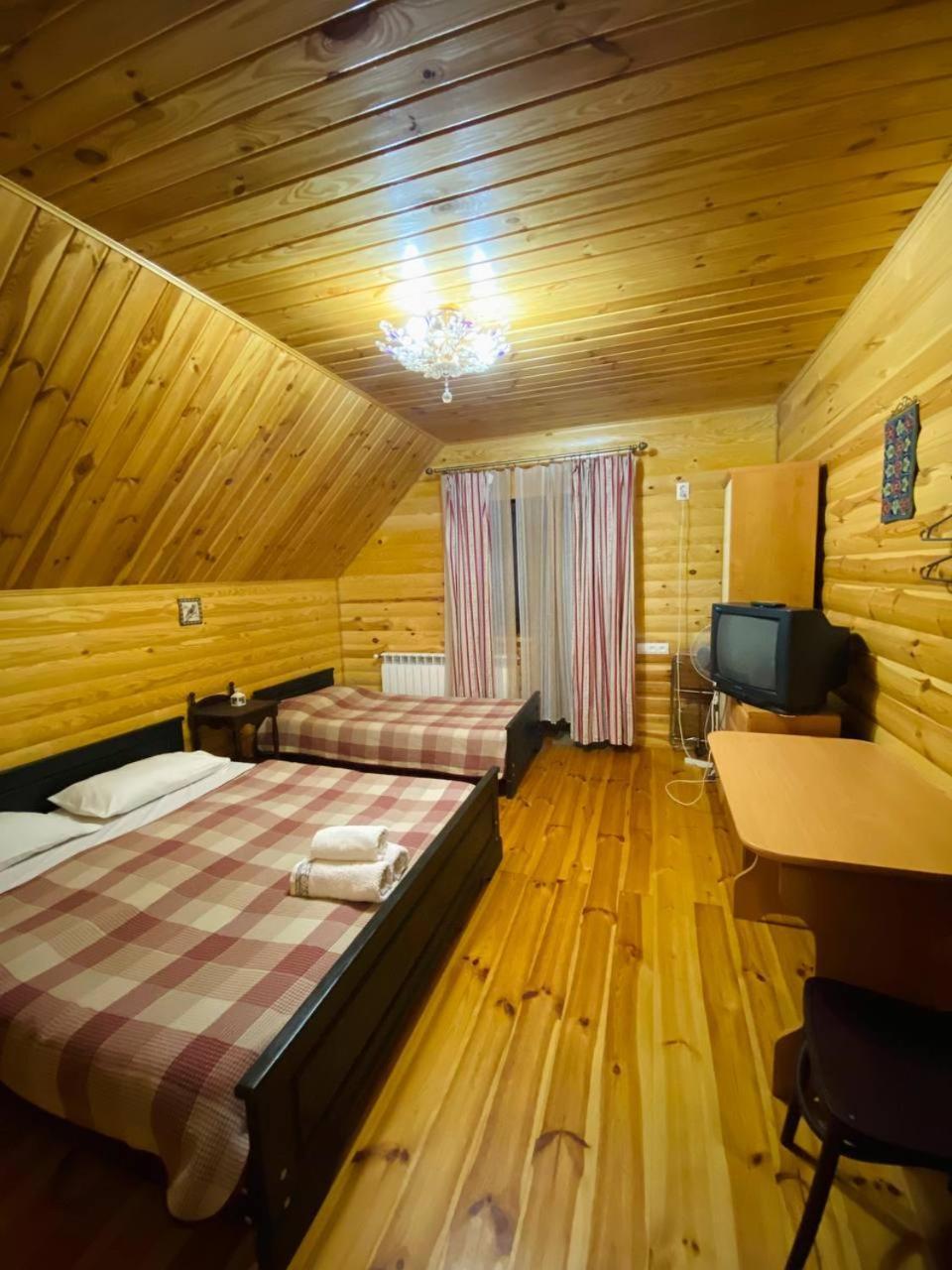 Gasthaus Садиба Орисин Явір Orysyn Yavir Switjas Exterior foto