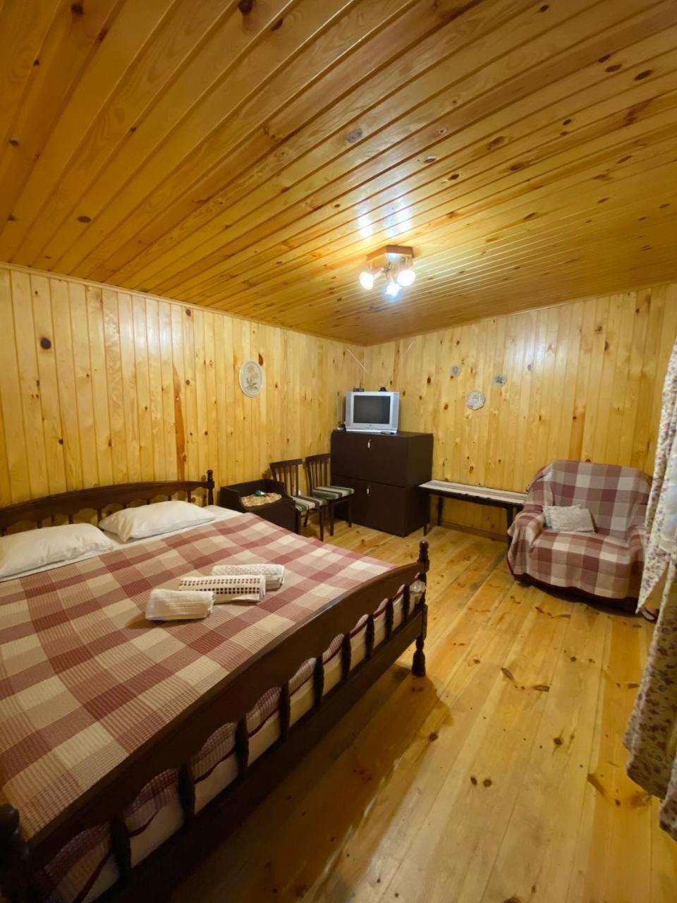 Gasthaus Садиба Орисин Явір Orysyn Yavir Switjas Exterior foto
